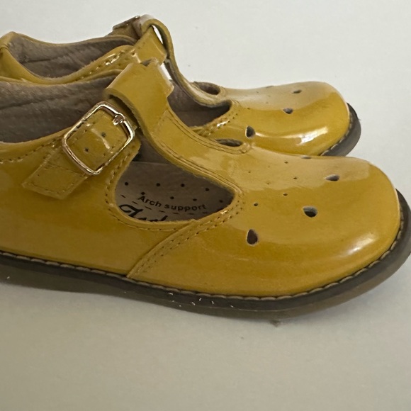 FootMates Girls' Yellow Patent T-Strap Mary Jane Shoes - Picture 5 of 5
